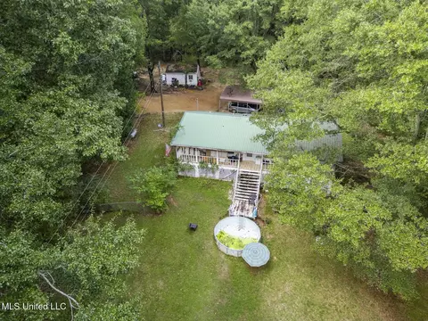 Exterior - 3820 Farr Rd, Edwards, MS 39066 photo 3 of 9