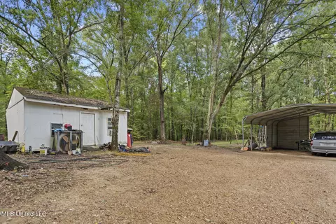 Exterior - 3820 Farr Rd, Edwards, MS 39066 photo 9 of 9