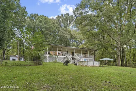 Exterior - 3820 Farr Rd, Edwards, MS 39066 photo 6 of 9