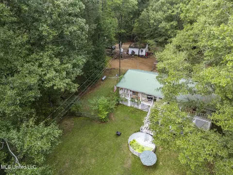 Exterior - 3820 Farr Rd, Edwards, MS 39066 photo 2 of 9