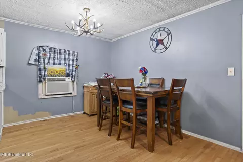 Dining - 3820 Farr Rd, Edwards, MS 39066 photo 1 of 1