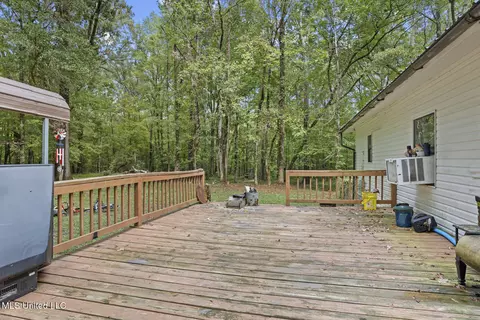 Exterior - 3820 Farr Rd, Edwards, MS 39066 photo 4 of 9