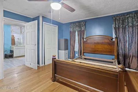 Bedroom - 3820 Farr Rd, Edwards, MS 39066 photo 1 of 2