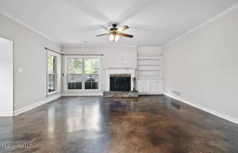 Living - 9389 Thornridge Dr, Hernando, MS 38632 photo 1 of 3