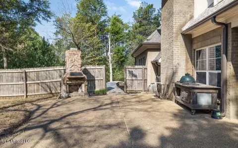 Exterior - 9389 Thornridge Dr, Hernando, MS 38632 photo 7 of 12
