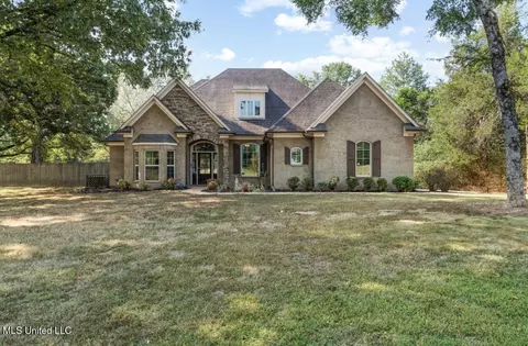9389 Thornridge Dr, Hernando, MS 38632