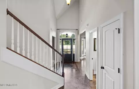 Entry Way - 9389 Thornridge Dr, Hernando, MS 38632 photo 1 of 10