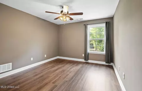 Bedroom - 9389 Thornridge Dr, Hernando, MS 38632 photo 2 of 2
