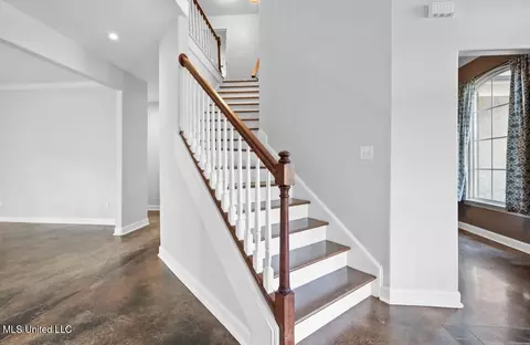 Entry Way - 9389 Thornridge Dr, Hernando, MS 38632 photo 8 of 10