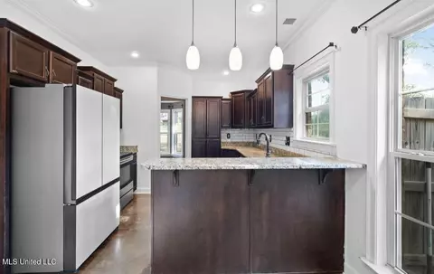 Kitchen - 9389 Thornridge Dr, Hernando, MS 38632 photo 1 of 2
