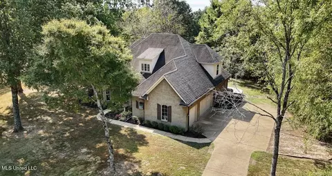 Exterior - 9389 Thornridge Dr, Hernando, MS 38632 photo 9 of 12