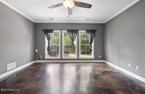 Living - 9389 Thornridge Dr, Hernando, MS 38632 photo 3 of 3