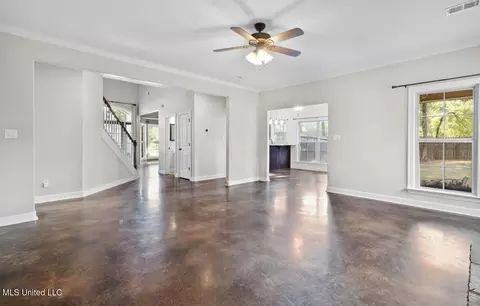Entry Way - 9389 Thornridge Dr, Hernando, MS 38632 photo 2 of 10