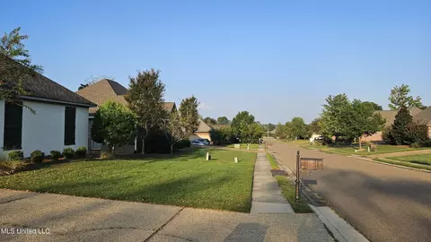 Exterior - 126 Turtle Ridge Dr, Brandon, MS 39047 photo 14 of 16
