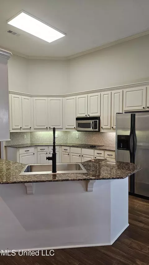 Kitchen - 126 Turtle Ridge Dr, Brandon, MS 39047 photo 1 of 9