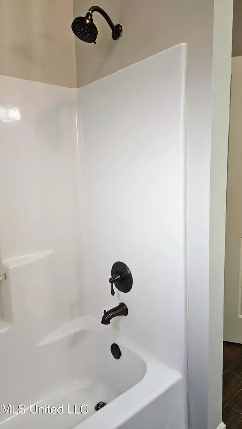 Bath - 126 Turtle Ridge Dr, Brandon, MS 39047 photo 4 of 14