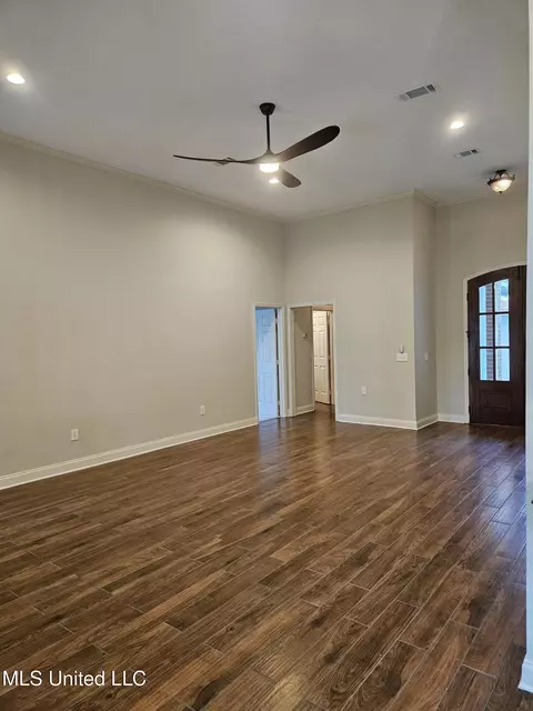 Living - 126 Turtle Ridge Dr, Brandon, MS 39047 photo 3 of 4