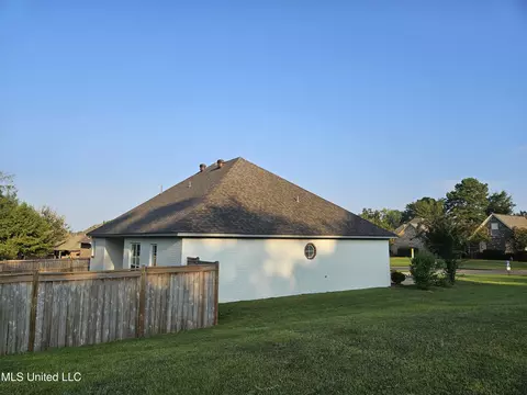 Exterior - 126 Turtle Ridge Dr, Brandon, MS 39047 photo 3 of 16