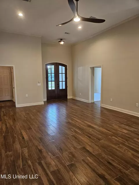 Entry Way - 126 Turtle Ridge Dr, Brandon, MS 39047 photo 2 of 9