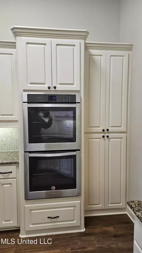 Kitchen - 126 Turtle Ridge Dr, Brandon, MS 39047 photo 7 of 9