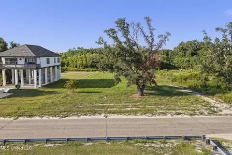 1306 Beach Blvd, Pass Christian, MS 39571