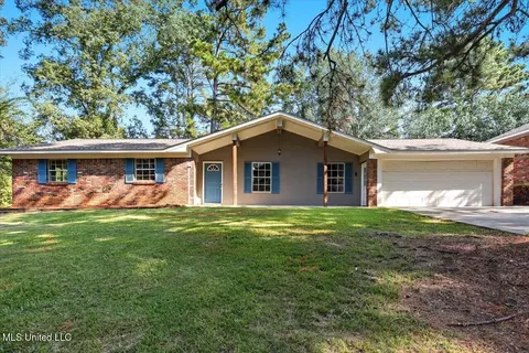 1203 Rockingham Dr, Clinton, MS 39056
