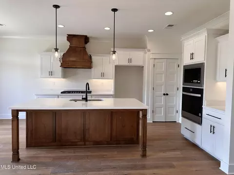 Kitchen - 3617 Kreunen St, Nesbit, MS 38651 photo 5 of 5