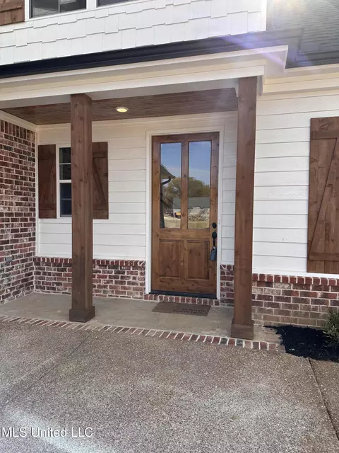 Exterior - 3617 Kreunen St, Nesbit, MS 38651 photo 2 of 5