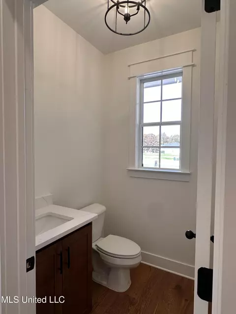 Bath - 3617 Kreunen St, Nesbit, MS 38651 photo 1 of 6