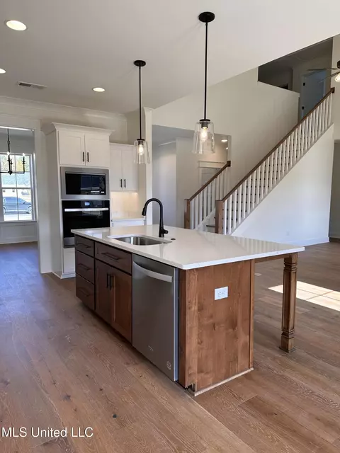 Kitchen - 3617 Kreunen St, Nesbit, MS 38651 photo 2 of 5