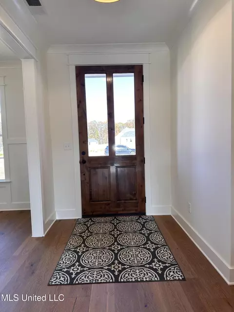 Entry Way - 3617 Kreunen St, Nesbit, MS 38651 photo 3 of 3