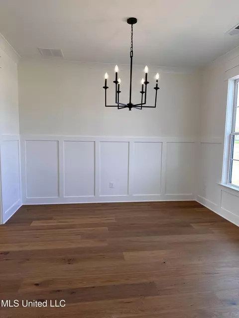 Dining - 3617 Kreunen St, Nesbit, MS 38651 photo 2 of 2