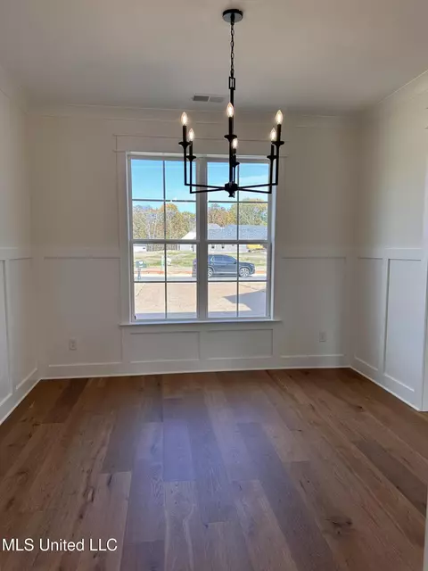 Dining - 3617 Kreunen St, Nesbit, MS 38651 photo 1 of 2