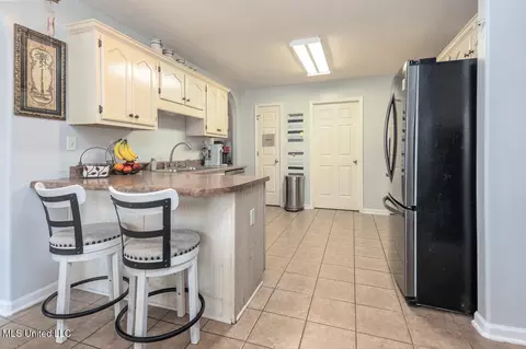 Kitchen - 994 Deer Creek Dr, Hernando, MS 38632 photo 1 of 5