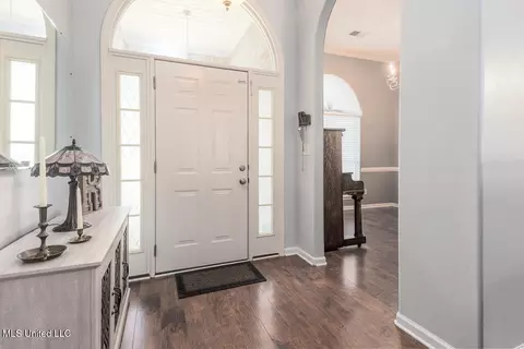 Entry Way - 994 Deer Creek Dr, Hernando, MS 38632 photo 1 of 2