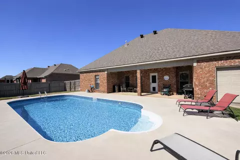 319 Bullock Cir, Richland, MS 39218
