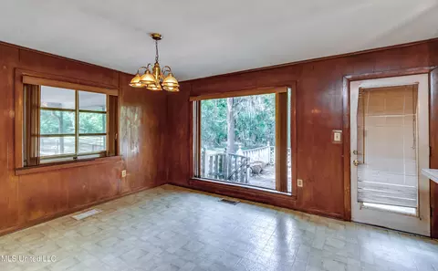 Dining - 415 Sylvan Trl, Jackson, MS 39209 photo 2 of 2
