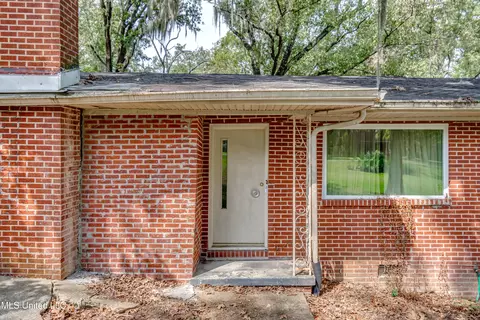 Exterior - 415 Sylvan Trl, Jackson, MS 39209 photo 1 of 20