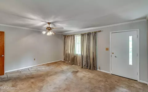 Living - 415 Sylvan Trl, Jackson, MS 39209 photo 7 of 9