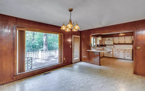 Dining - 415 Sylvan Trl, Jackson, MS 39209 photo 1 of 2