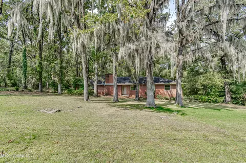 Exterior - 415 Sylvan Trl, Jackson, MS 39209 photo 19 of 20