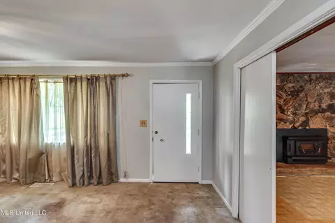Entry Way - 415 Sylvan Trl, Jackson, MS 39209 photo 1 of 3