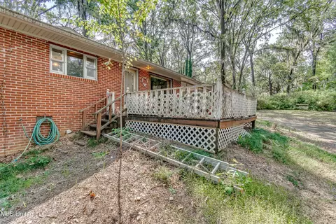 Exterior - 415 Sylvan Trl, Jackson, MS 39209 photo 14 of 20