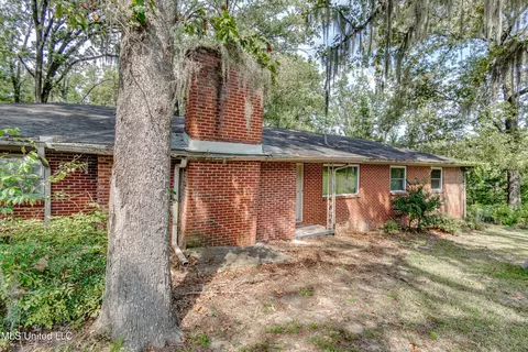 Exterior - 415 Sylvan Trl, Jackson, MS 39209 photo 2 of 20