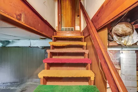 Entry Way - 415 Sylvan Trl, Jackson, MS 39209 photo 3 of 3