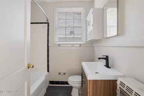 Bath - 3718 N State St, Jackson, MS 39216 photo 1 of 1