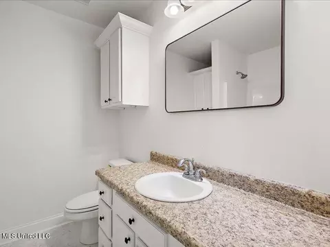 Bath - 407 Cedar Trce, Pearl, MS 39208 photo 2 of 2