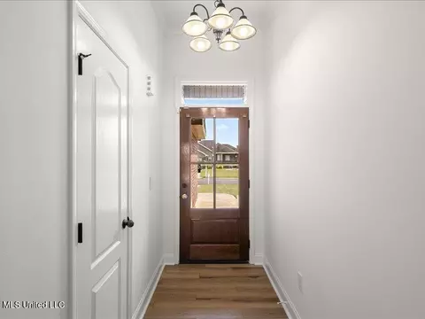 Entry Way - 407 Cedar Trce, Pearl, MS 39208 photo 1 of 1