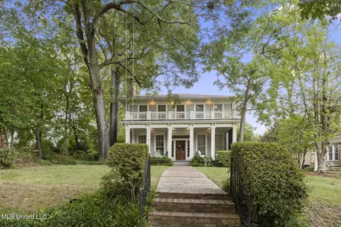 1017 Pinehurst Pl, Jackson, MS 39202