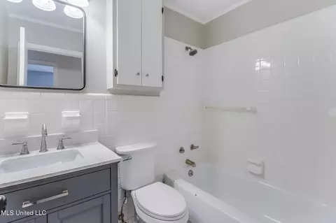 Bath - 414 Pecan Blvd, Wiggins, MS 39577 photo 1 of 2